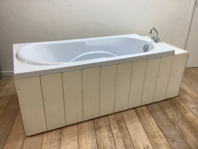 18)外枠W1705×D720×H605<br />
浴槽W1495×D720×H605 内寸W1330×D560×深さ390mm×1