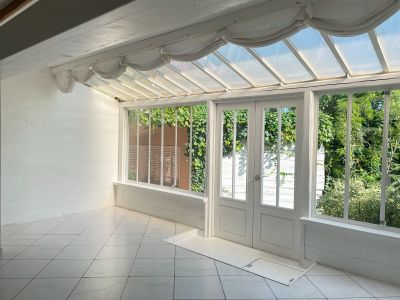 Room1