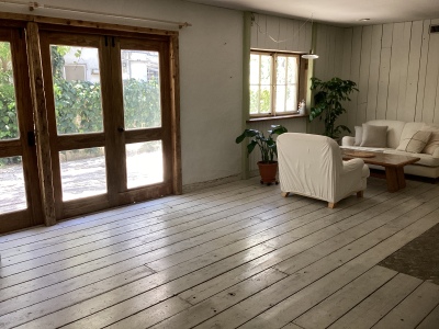 Room1