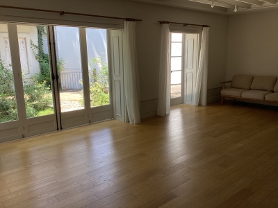 Room1