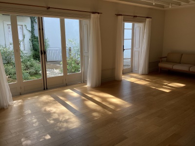 Room1